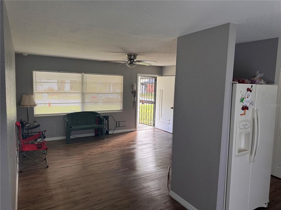 Active With Contract: $168,800 (3 beds, 1 baths, 1000 Square Feet)