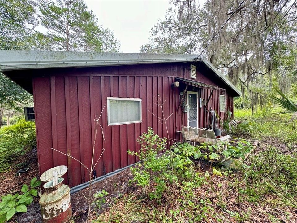 Recently Sold: $74,900 (1 beds, 1 baths, 840 Square Feet)