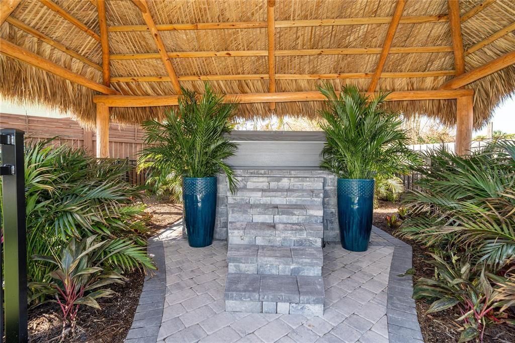 Spa Area with steps leading to your Hot Tub and plenty of privacy with the elevation