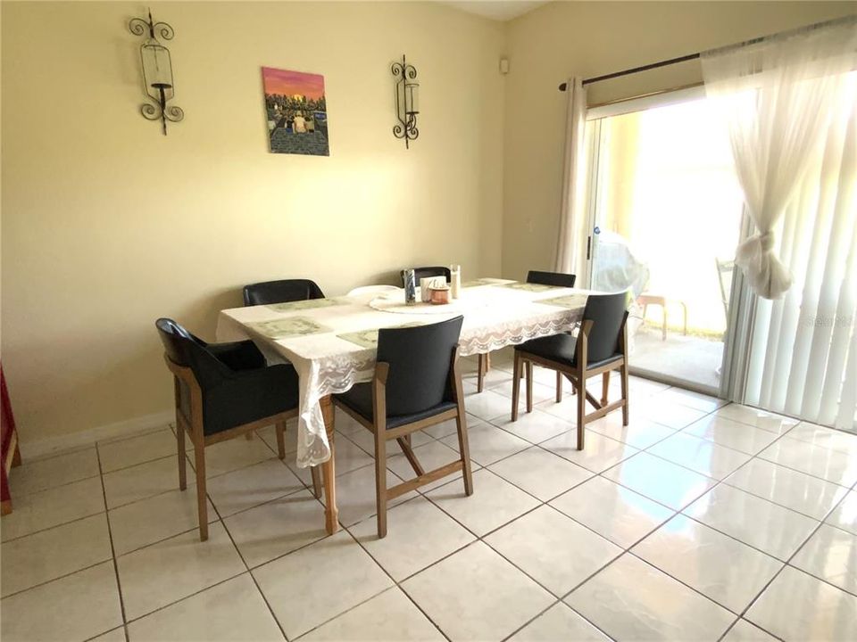 En Venta: $398,000 (4 camas, 2 baños, 1936 Pies cuadrados)