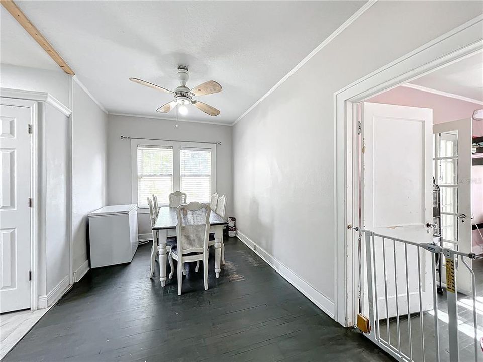 For Sale: $395,000 (2 beds, 1 baths, 1690 Square Feet)