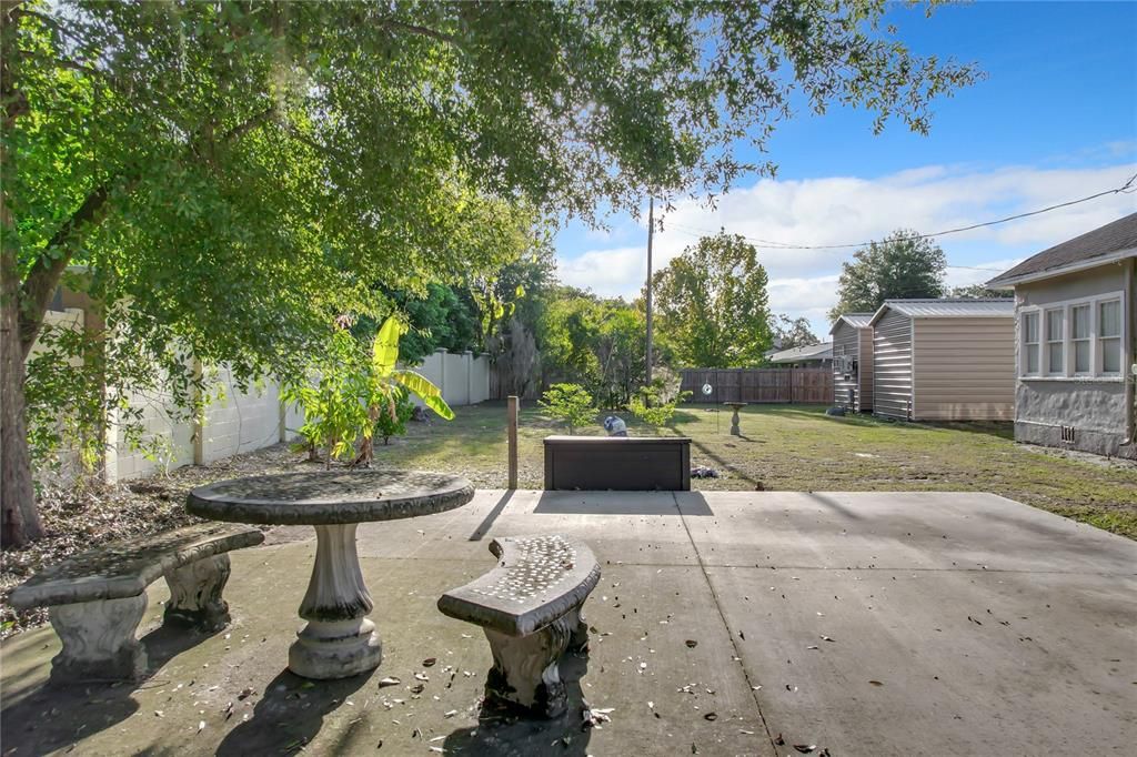 For Sale: $395,000 (2 beds, 1 baths, 1690 Square Feet)