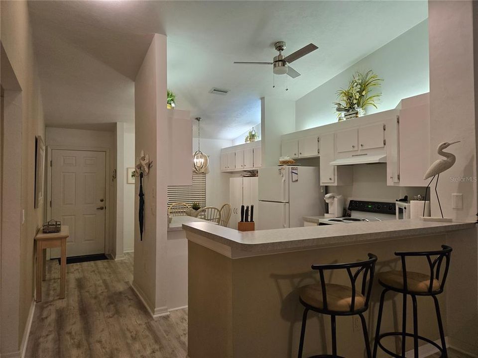 For Sale: $209,900 (2 beds, 2 baths, 1145 Square Feet)