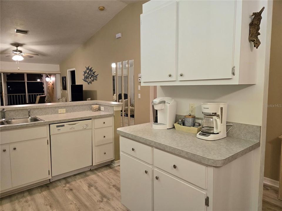 For Sale: $209,900 (2 beds, 2 baths, 1145 Square Feet)