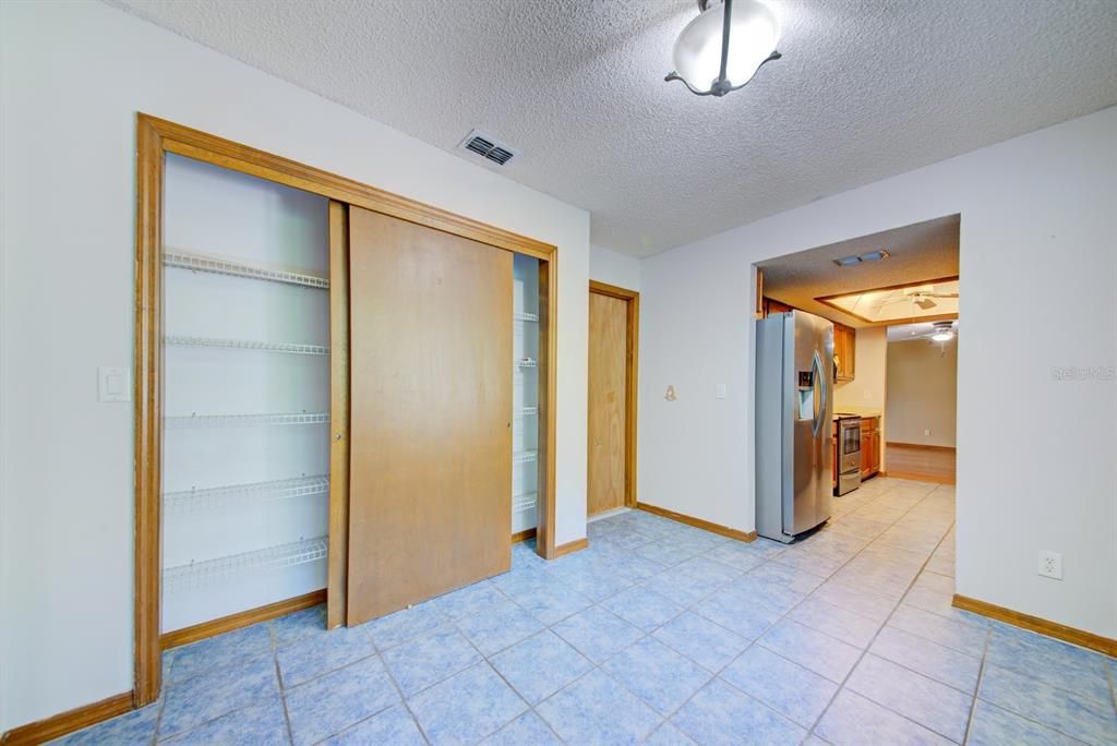 For Sale: $259,000 (2 beds, 2 baths, 1272 Square Feet)