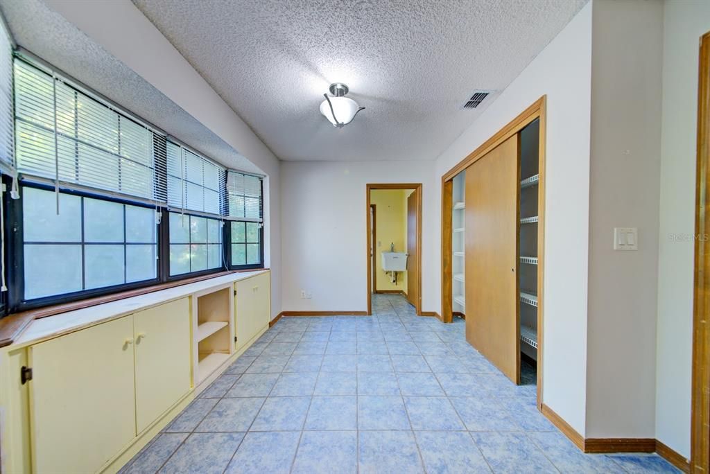 For Sale: $259,000 (2 beds, 2 baths, 1272 Square Feet)