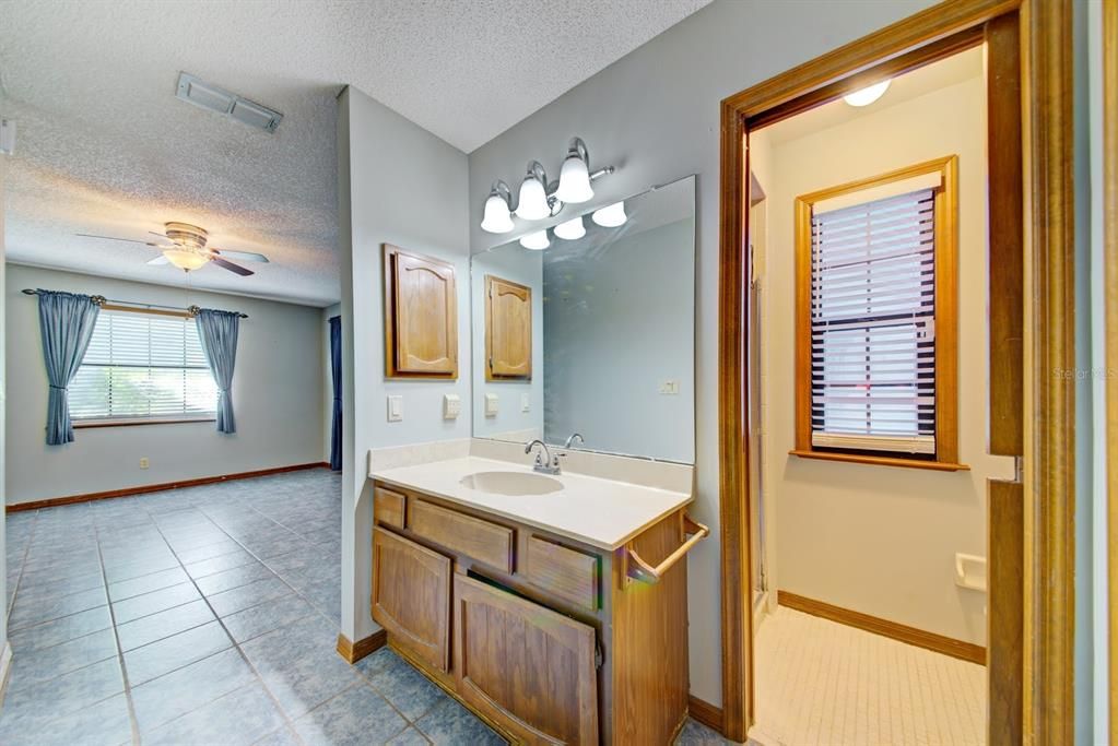 For Sale: $259,000 (2 beds, 2 baths, 1272 Square Feet)