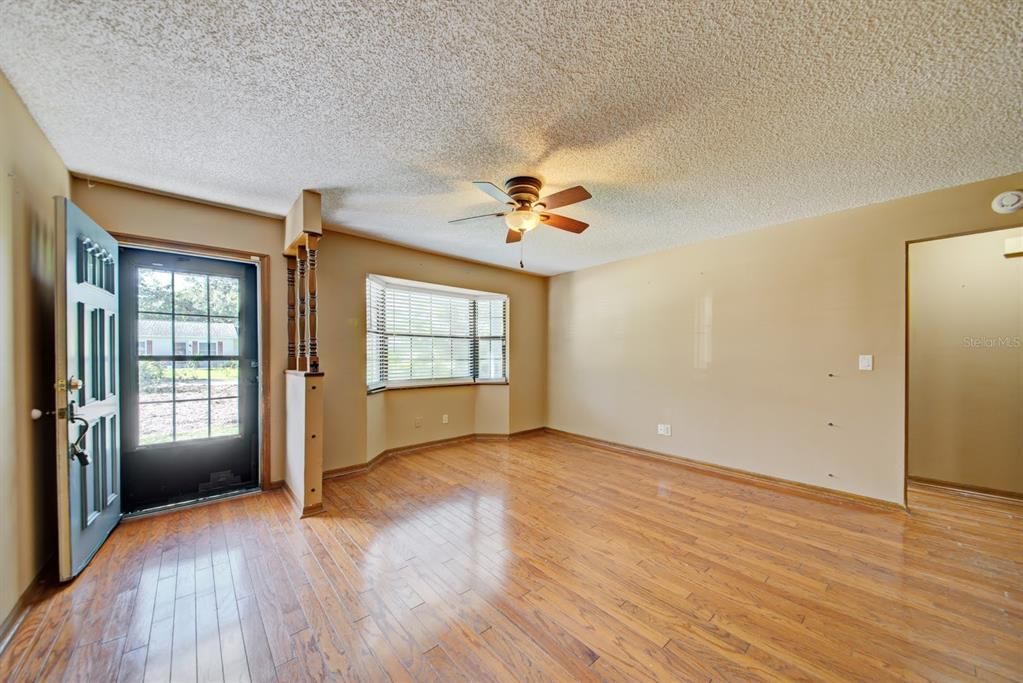 For Sale: $259,000 (2 beds, 2 baths, 1272 Square Feet)