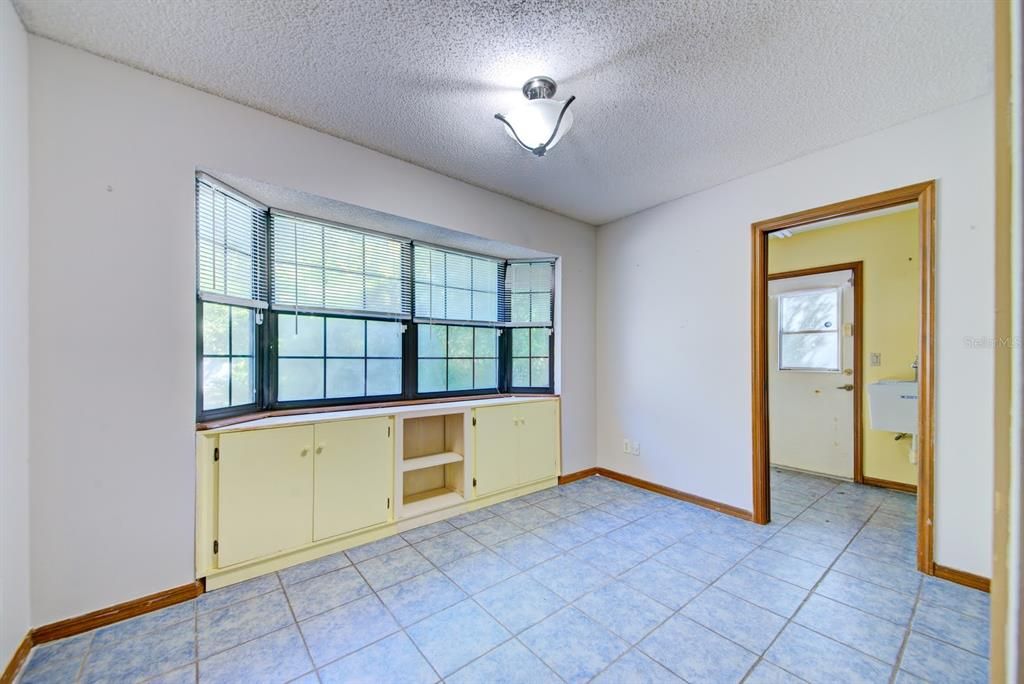 For Sale: $259,000 (2 beds, 2 baths, 1272 Square Feet)