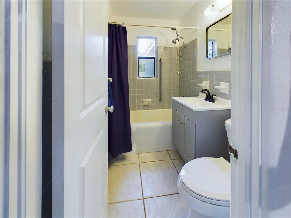 For Sale: $429,000 (2 beds, 1 baths, 1349 Square Feet)