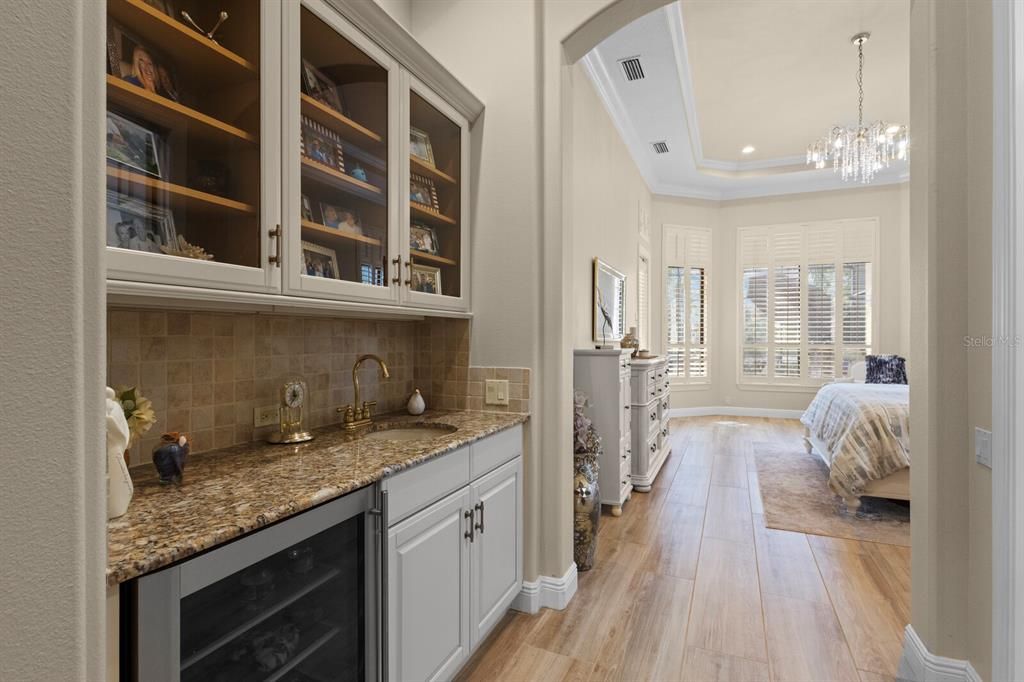 Owners' suite with breakfast bar.