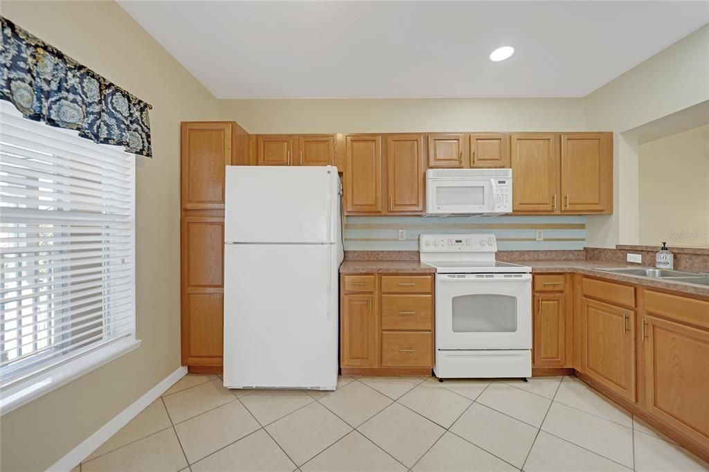 For Sale: $206,900 (2 beds, 2 baths, 1367 Square Feet)