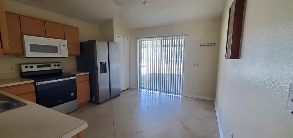 For Rent: $1,875 (4 beds, 2 baths, 1551 Square Feet)