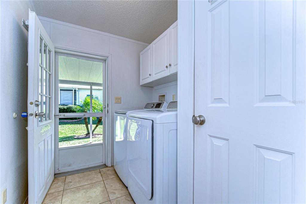 For Sale: $199,900 (2 beds, 2 baths, 1161 Square Feet)