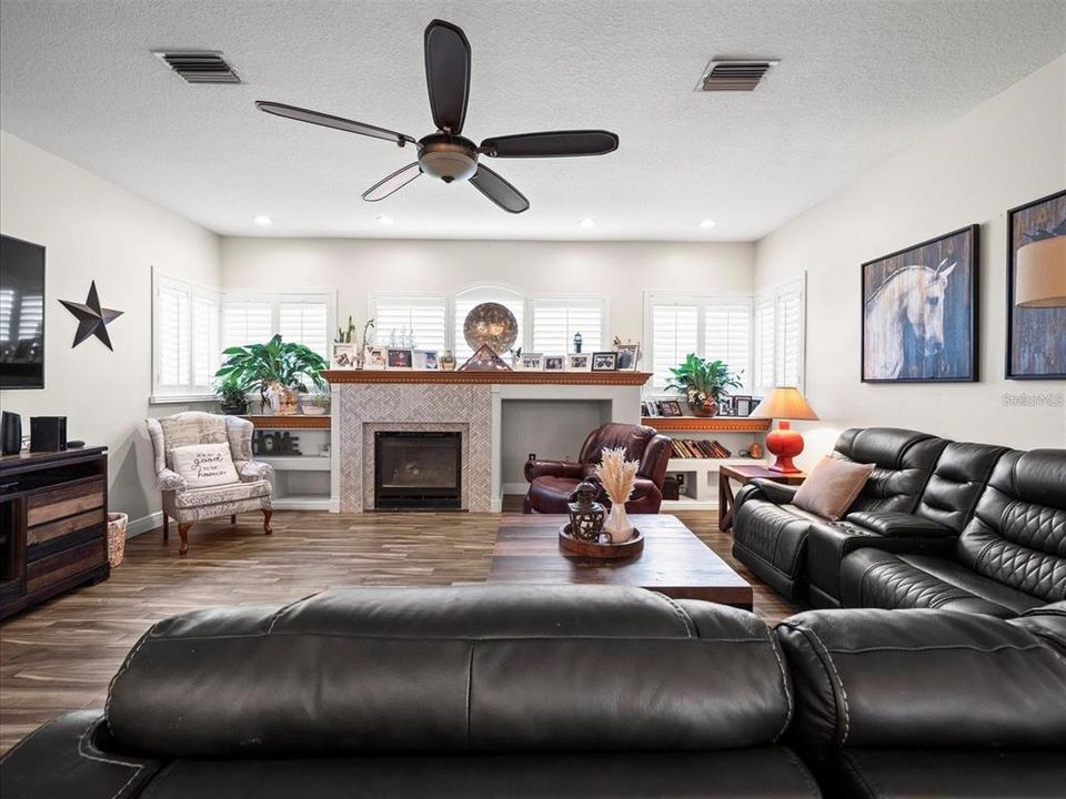 For Sale: $650,000 (4 beds, 2 baths, 3228 Square Feet)