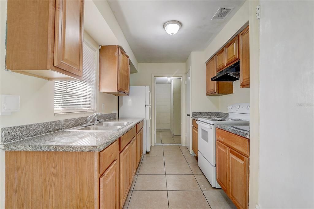 For Sale: $285,000 (3 beds, 1 baths, 1377 Square Feet)