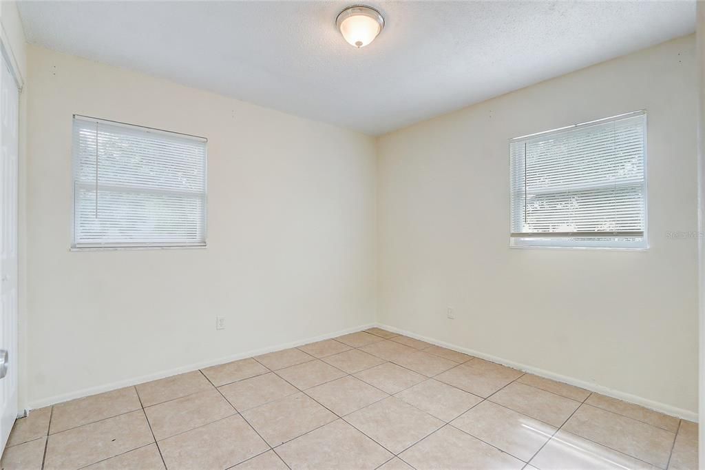 For Sale: $285,000 (3 beds, 1 baths, 1377 Square Feet)