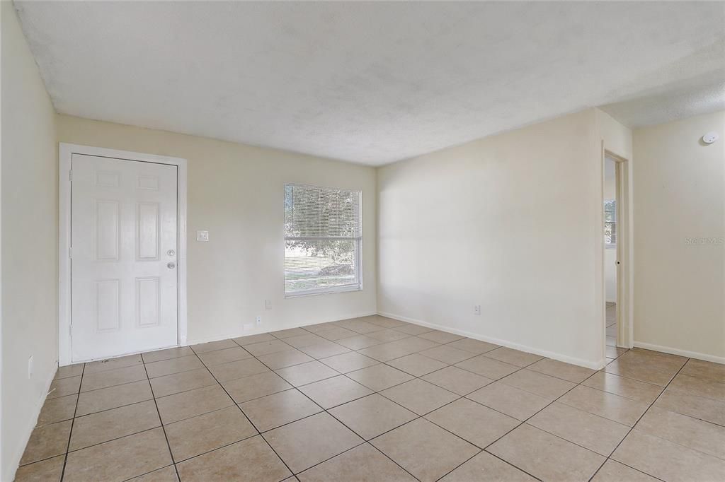 For Sale: $285,000 (3 beds, 1 baths, 1377 Square Feet)