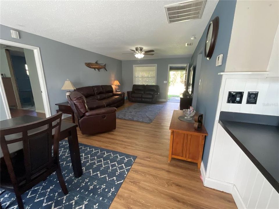 For Sale: $200,000 (4 beds, 2 baths, 1456 Square Feet)