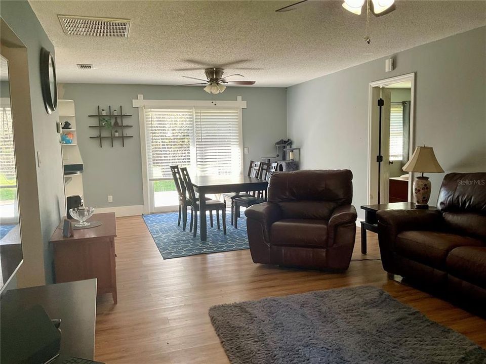 For Sale: $200,000 (4 beds, 2 baths, 1456 Square Feet)