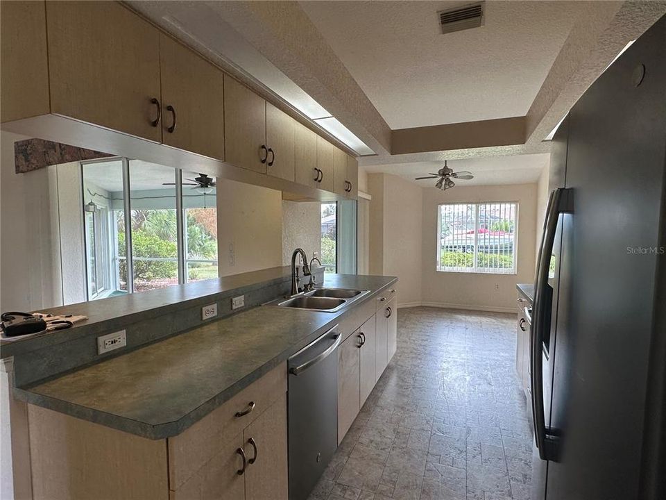 En Venta: $374,900 (3 camas, 2 baños, 1792 Pies cuadrados)