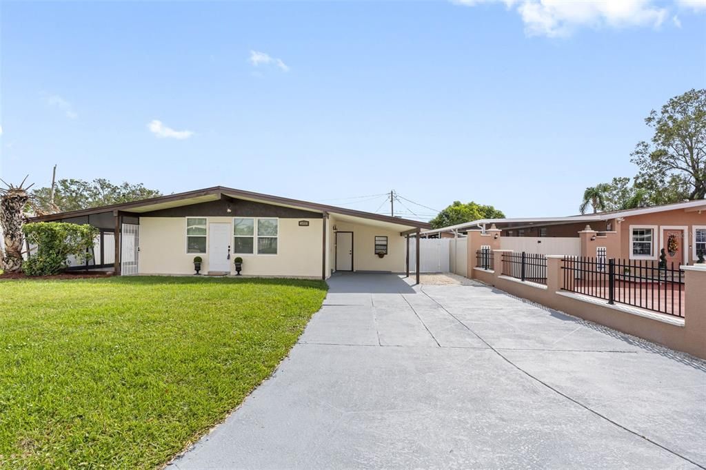 Active With Contract: $435,000 (3 beds, 2 baths, 1210 Square Feet)