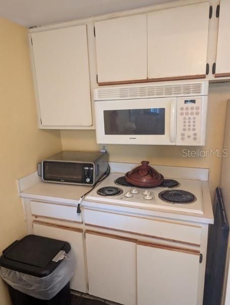 For Sale: $115,000 (2 beds, 2 baths, 759 Square Feet)