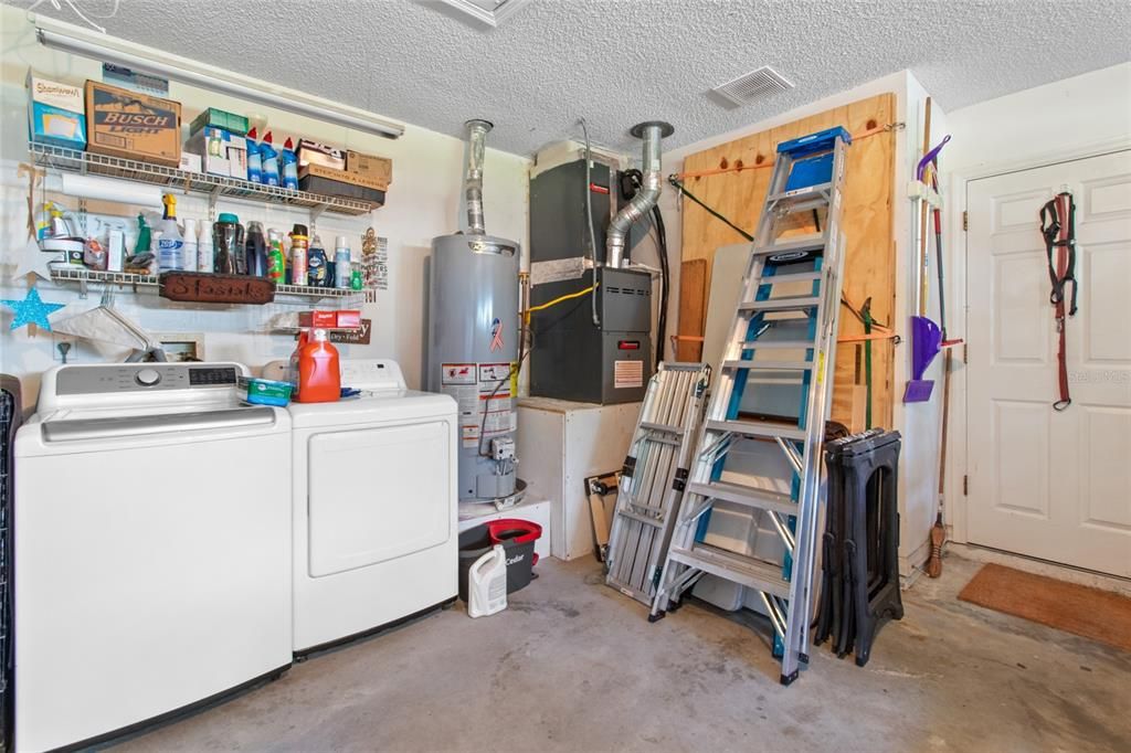 Garage/Laundry