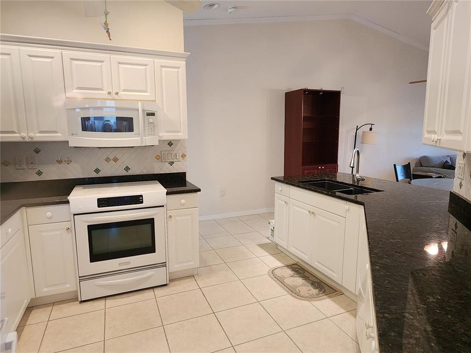 For Rent: $2,200 (2 beds, 2 baths, 1368 Square Feet)