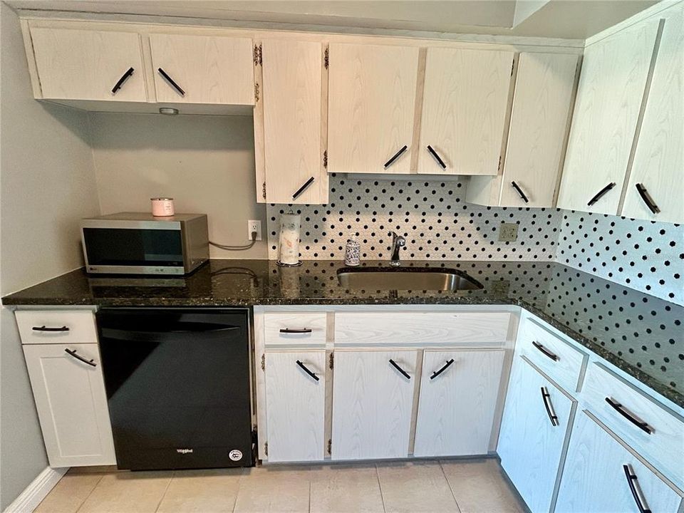 For Sale: $229,000 (2 beds, 2 baths, 1400 Square Feet)