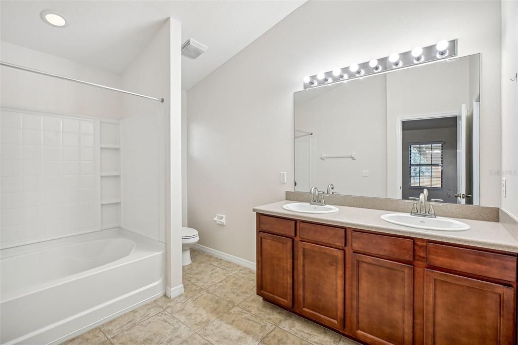 For Sale: $359,000 (3 beds, 2 baths, 1760 Square Feet)