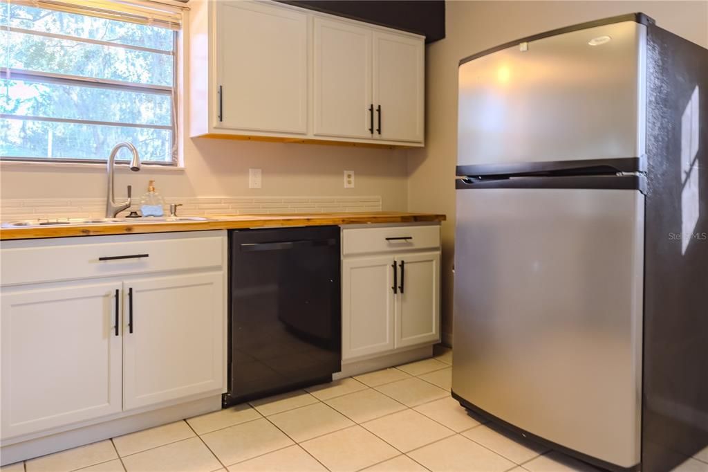 For Rent: $2,600 (2 beds, 2 baths, 750 Square Feet)