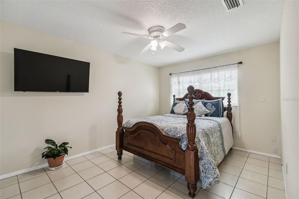 For Sale: $260,000 (3 beds, 2 baths, 1248 Square Feet)