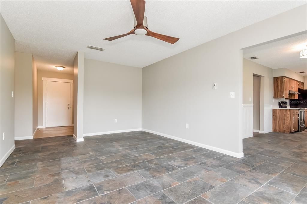 For Rent: $2,198 (3 beds, 2 baths, 1657 Square Feet)