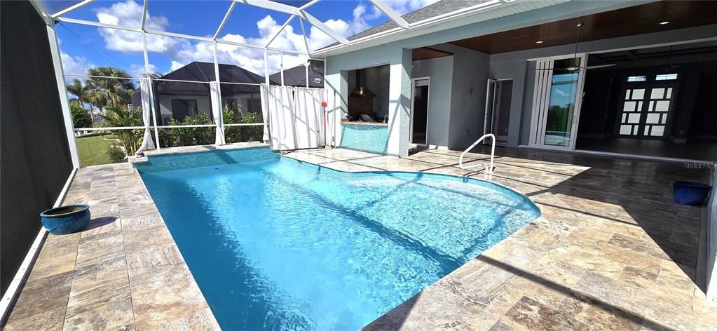 Screened pool enclosure