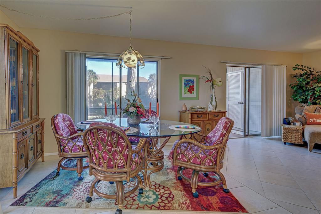 VIEW FROM KITCHEN TOWARDS FRONT LANAI SPACE.