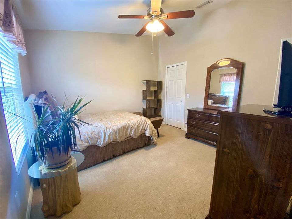 For Sale: $230,000 (2 beds, 2 baths, 1240 Square Feet)