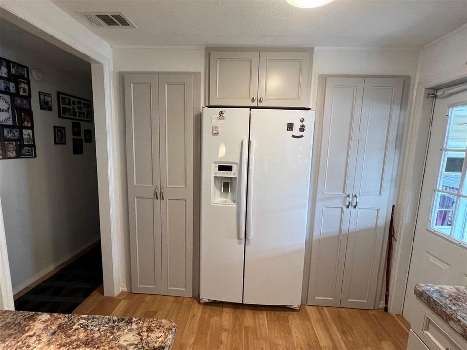 For Sale: $179,900 (2 beds, 2 baths, 1152 Square Feet)