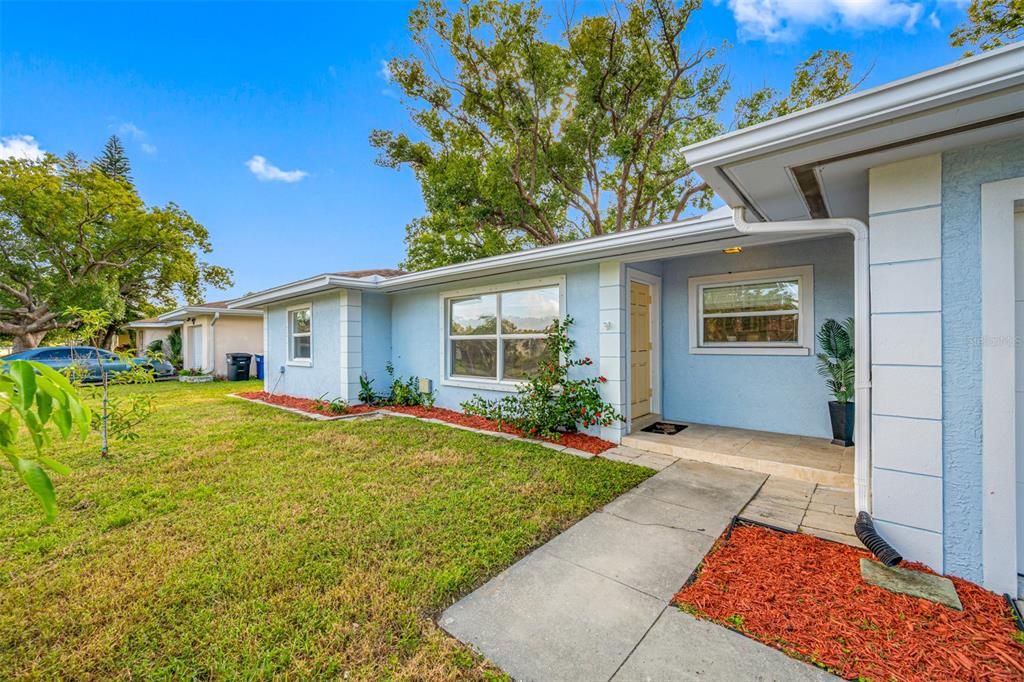 For Sale: $499,999 (3 beds, 2 baths, 1557 Square Feet)