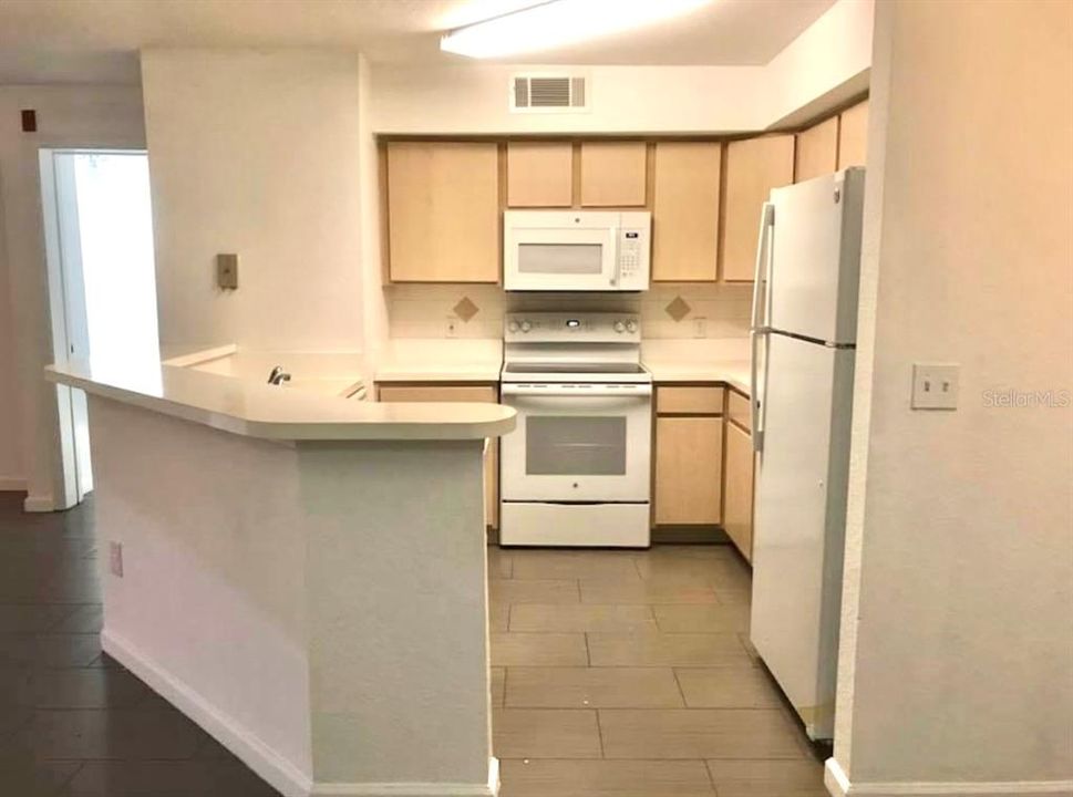 For Rent: $1,700 (2 beds, 2 baths, 990 Square Feet)