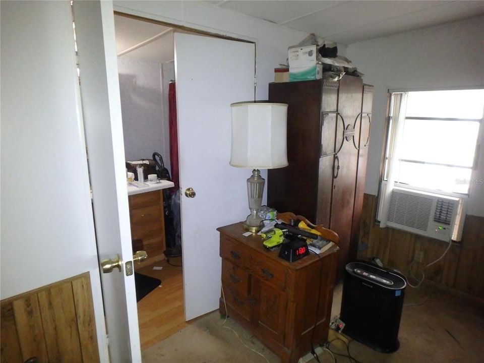 For Sale: $197,000 (2 beds, 2 baths, 1401 Square Feet)