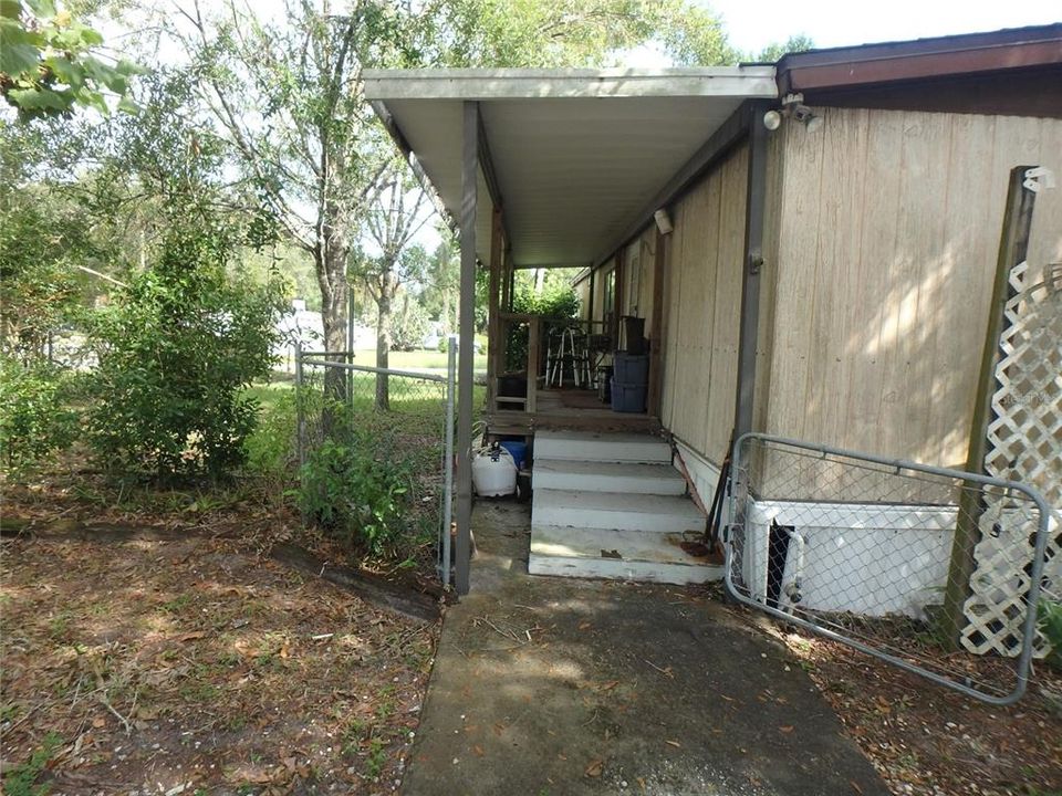 For Sale: $197,000 (2 beds, 2 baths, 1401 Square Feet)