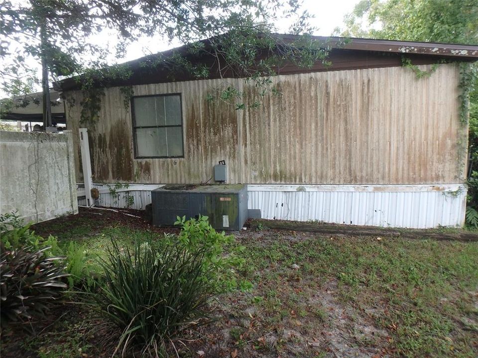 For Sale: $197,000 (2 beds, 2 baths, 1401 Square Feet)