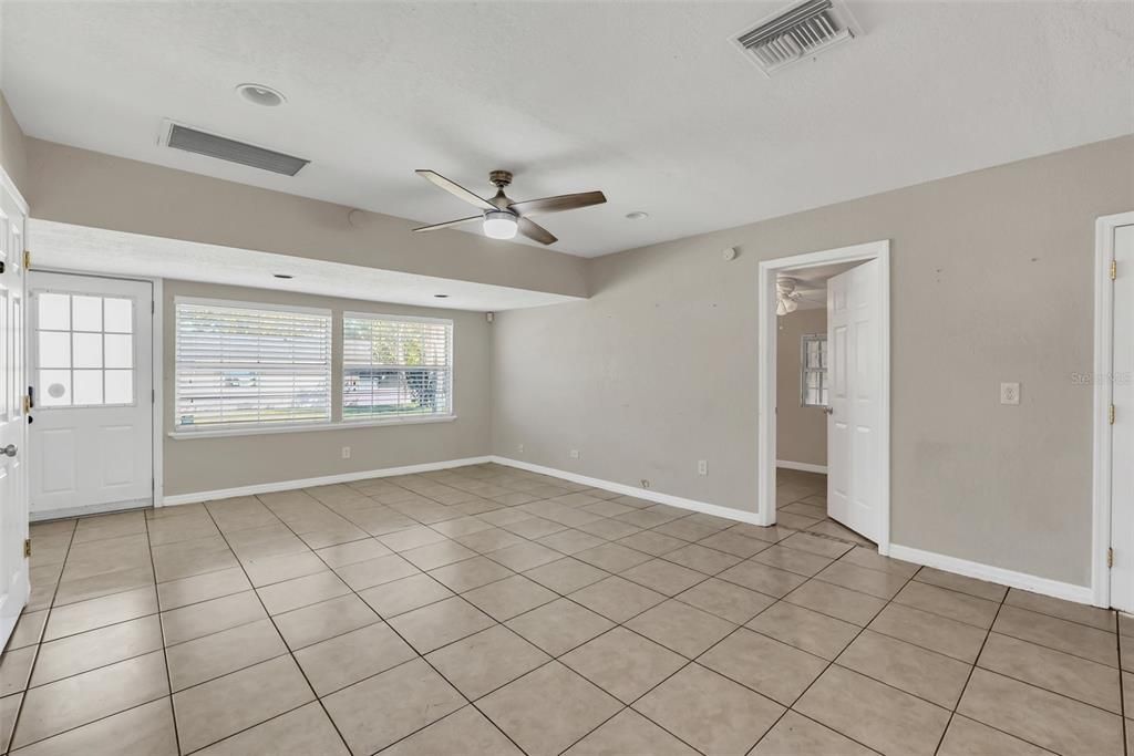 For Sale: $309,000 (3 beds, 2 baths, 972 Square Feet)