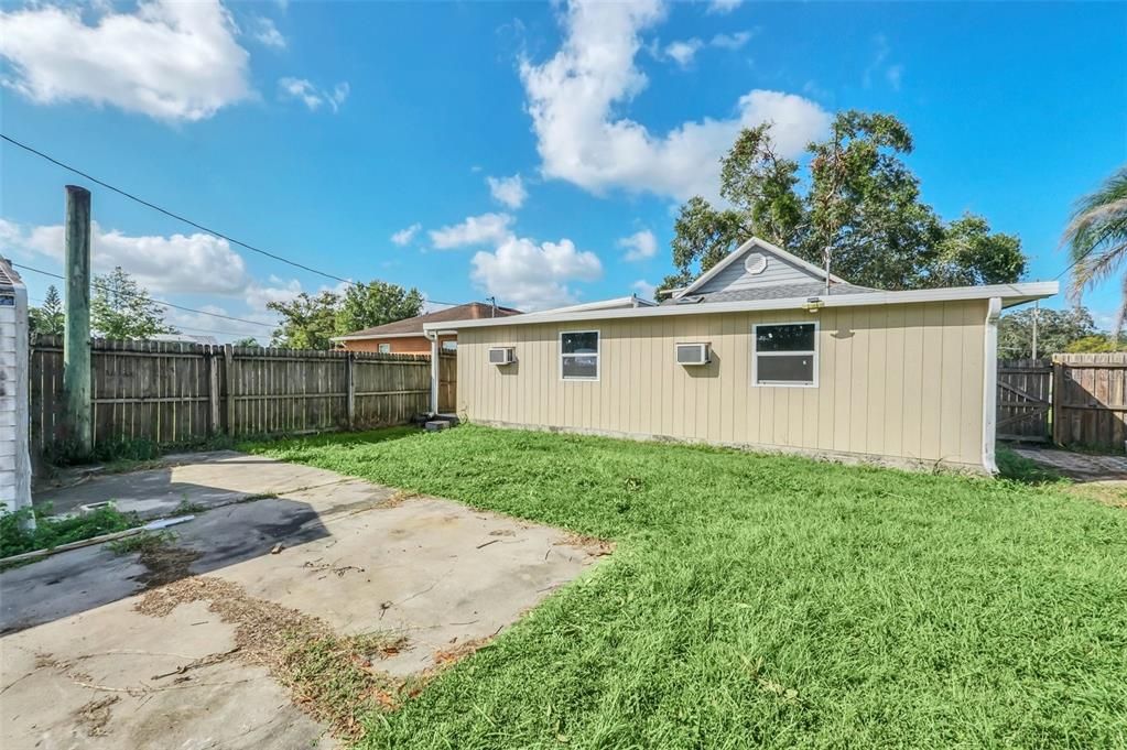 For Sale: $309,000 (3 beds, 2 baths, 972 Square Feet)