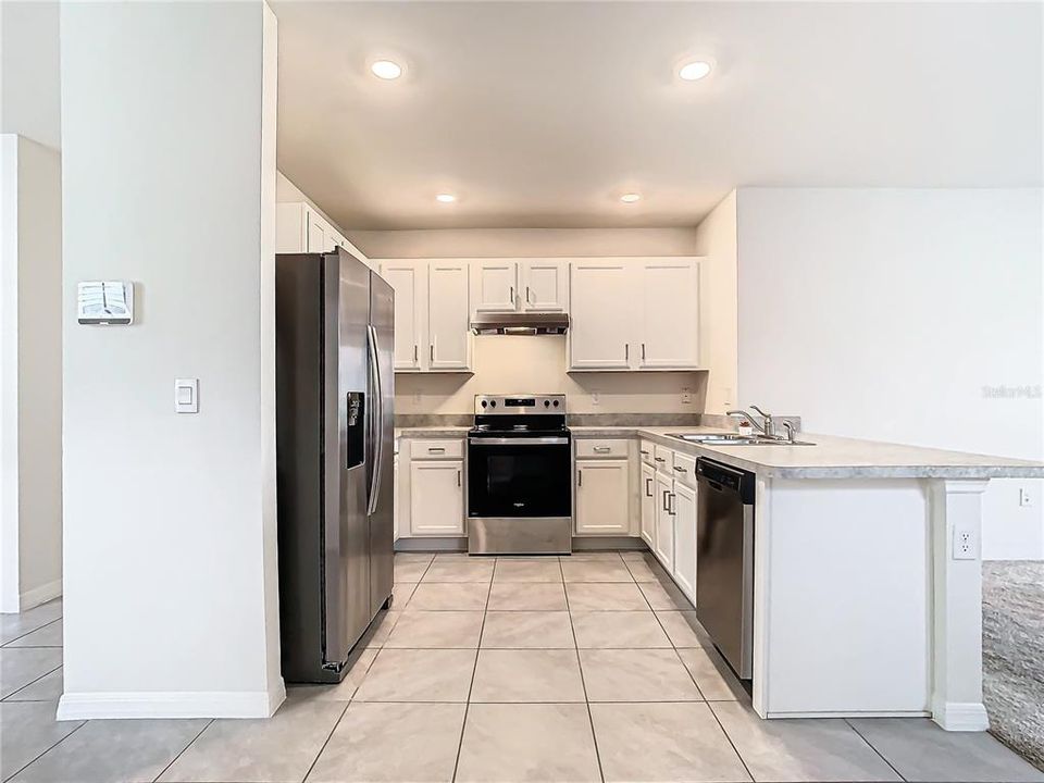 For Rent: $2,400 (3 beds, 2 baths, 1510 Square Feet)