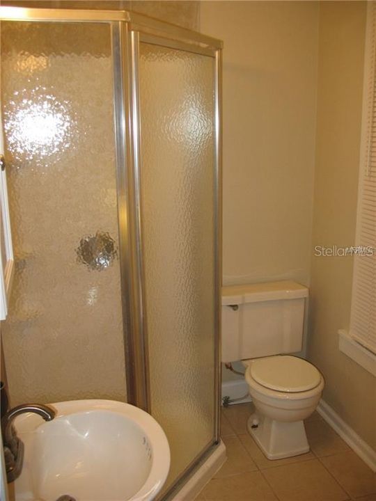 For Rent: $1,200 (2 beds, 1 baths, 720 Square Feet)