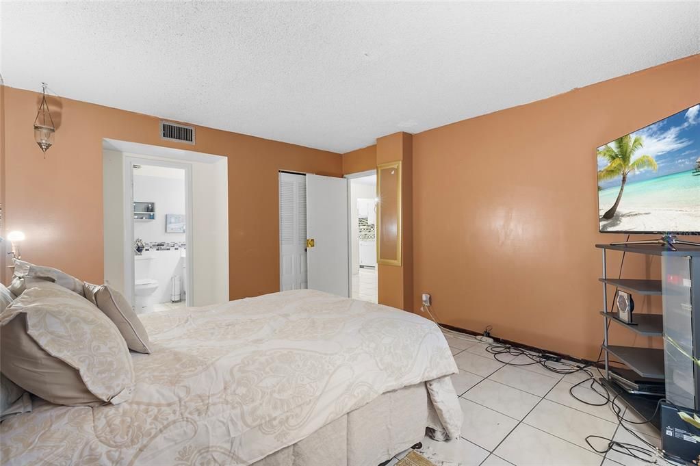 For Sale: $139,000 (2 beds, 2 baths, 960 Square Feet)