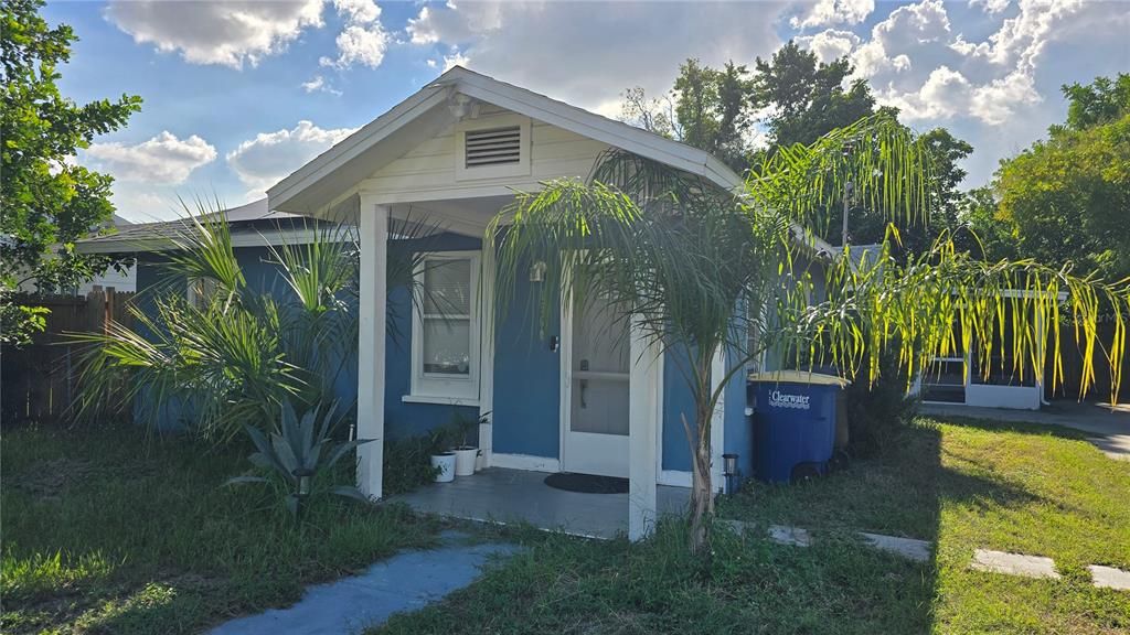 For Rent: $2,500 (3 beds, 2 baths, 1103 Square Feet)