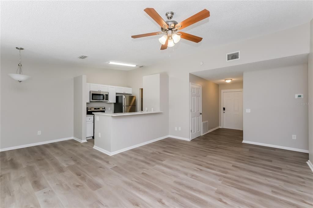 For Rent: $2,285 (3 beds, 2 baths, 1156 Square Feet)